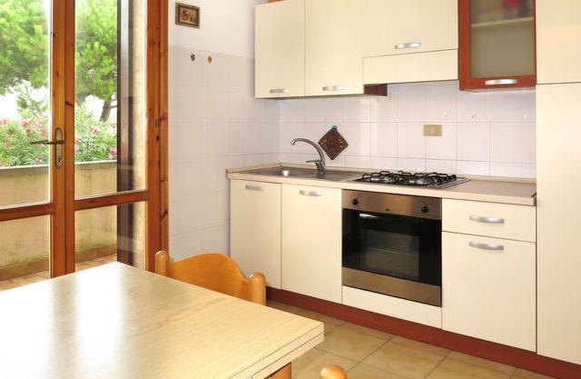 Mazzanta Apartment, Sleeps 5