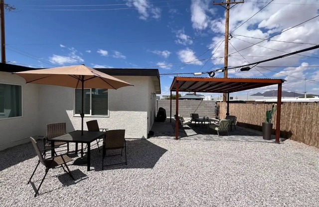 MDRN 4BEDRM House in Las Vegas, 10mins from airport