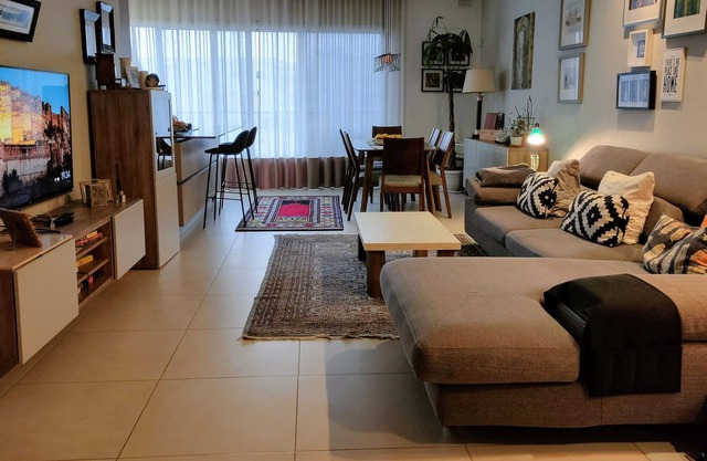 Mediterranean Abode: Spacious Apartment in Swieqi