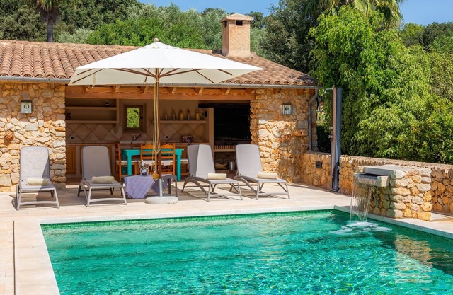 Mediterranean Holiday Home "Sa Mata Grossa" with Wi-Fi, Garden, Terrace and Pool
