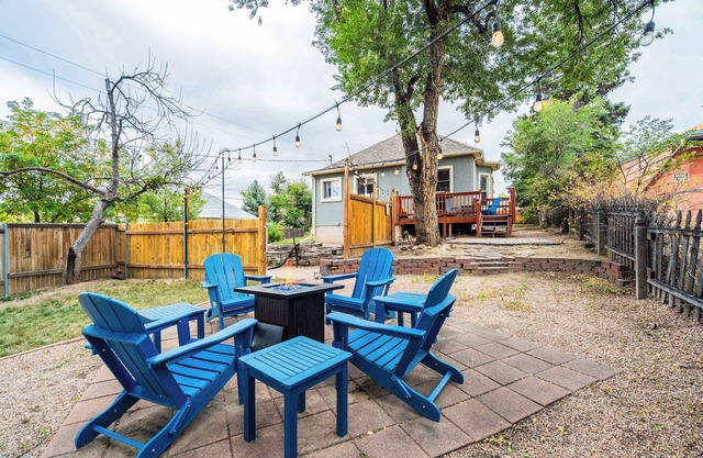 Memorial Row! Downtown Escape w/Mountain Views