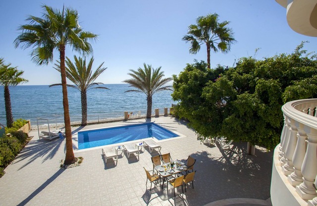 Meneou Sunset Beachfront Villa