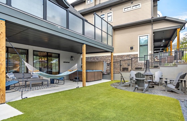 Mercer Clubhouse