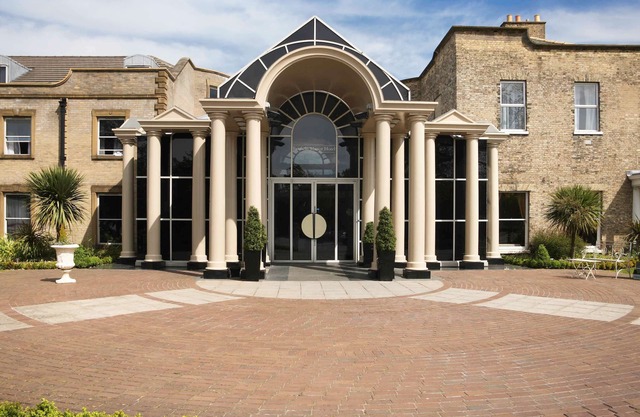 Mercure York Fairfield Manor Hotel