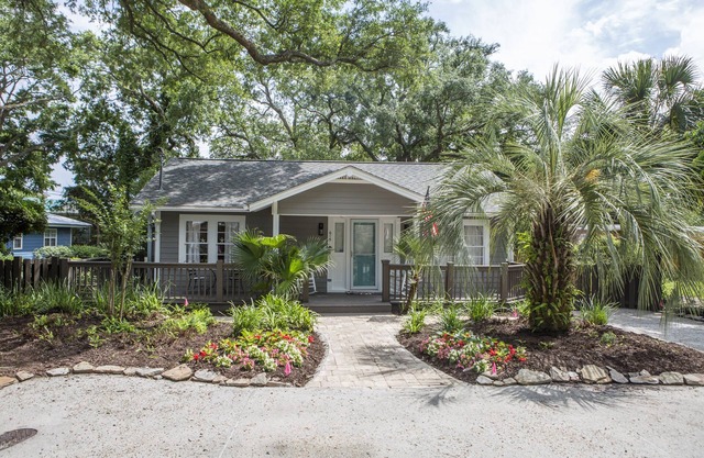 Mermaid Cottage Priv Heated Pool! 4th Night Free September and October!