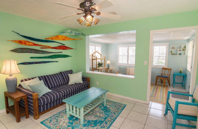 Mermaid House - unlimited well mannered pets .HotTub