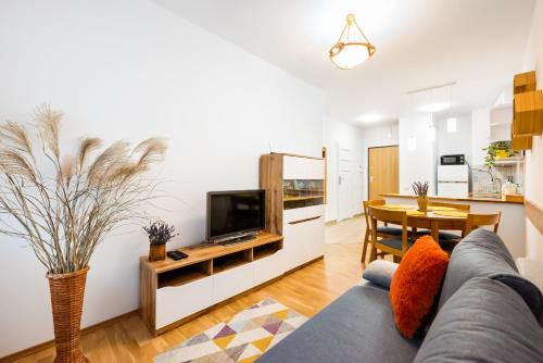 Metro Bemowo Colourful Apartment by BookingHost