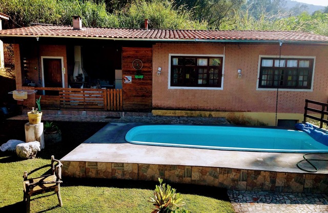Mezzanine space! barbecue, pizza oven, wood-burning stove, swimming pool.