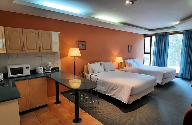 MH Family Suite in the best area of the city (2 Queen beds)