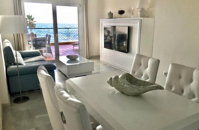 MI CAPRICHO 17 BEACHFRONT APARTMENT
