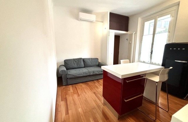 MI001 - Milan, modern apartment in Isola neighborhood