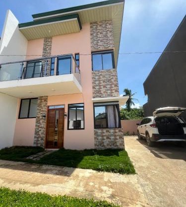 Mia Apartelle
