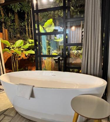 Micro casa quintal privativo, banheira de imersão