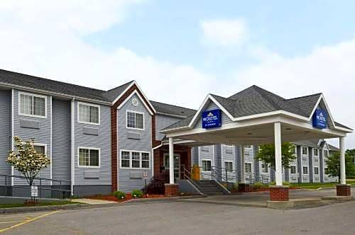 Microtel Inn & Suites by Wyndham Syracuse Baldwinsville