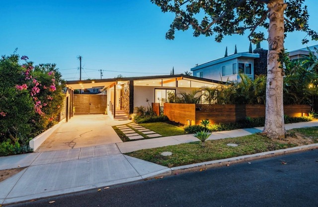 Mid Century Modern Beach Villa with Pool - Close to beaches, parks, Disneyland