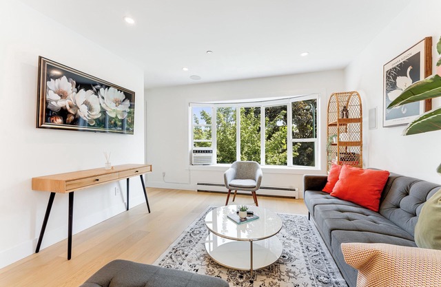 Mid Century Retro 4 Bedroom Home in Central Vancouver