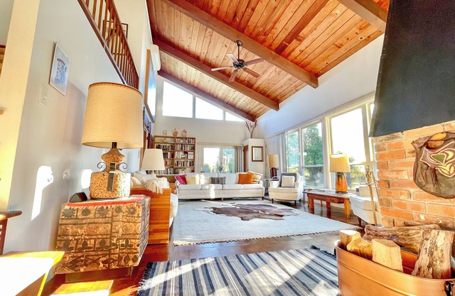Midcentury modern marvel in a gorgeous private setting