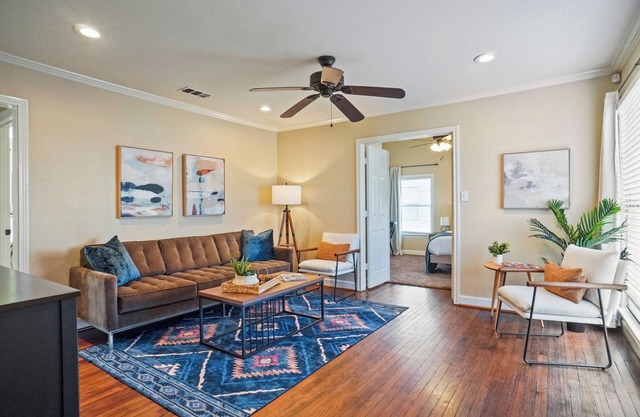 Midcentury Modern Home - Close to TCU/Dickies/Zoo!