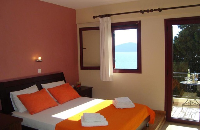 Mikros Gialos Apartments