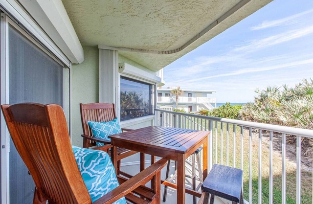 Mila Beach - Direct Ocean Front, Three Bedrooms, Two Bathrooms