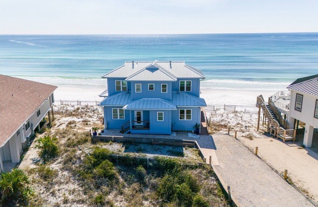 Million Dollar Views 4BR on Private Beach + Premium Beach Service | The Allen House