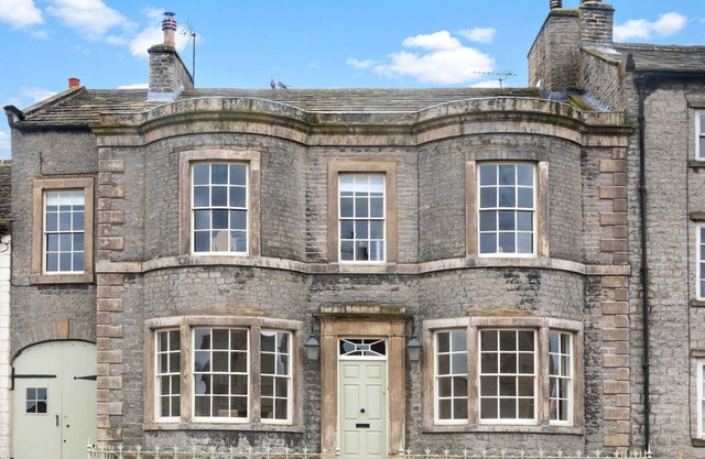 MILTON HOUSE, pet friendly, luxury holiday cottage in Middleham