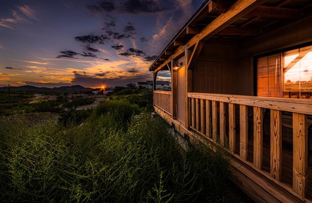 Miners Cabin #4 - King Bed - Private Balcony with Views