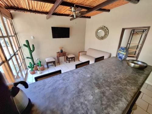 Mini-apartment near the sea with garden and grill
