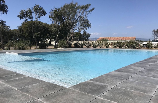 Mini villa the top of bonifacio with heated pool