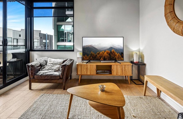 Minimalistic Prahran Apartment with Balcony