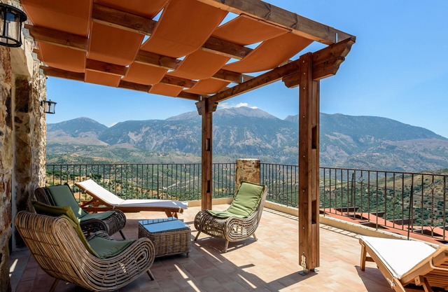 Minos Country Living Christina Suite