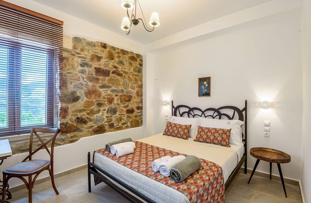 Minos Country Living Hannah Maria Suite
