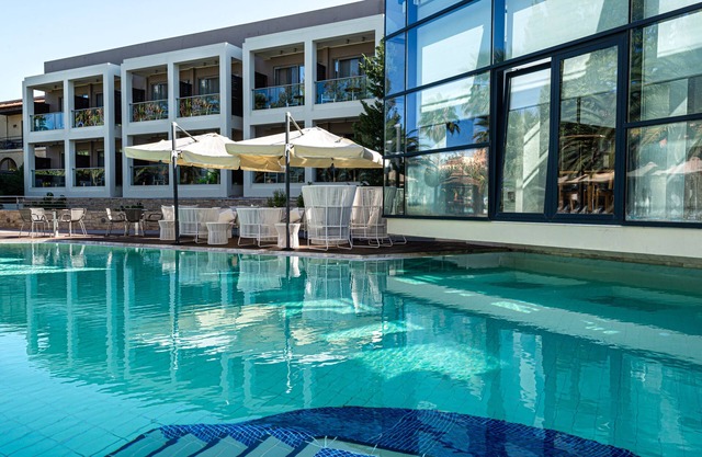 Minos Mare Royal