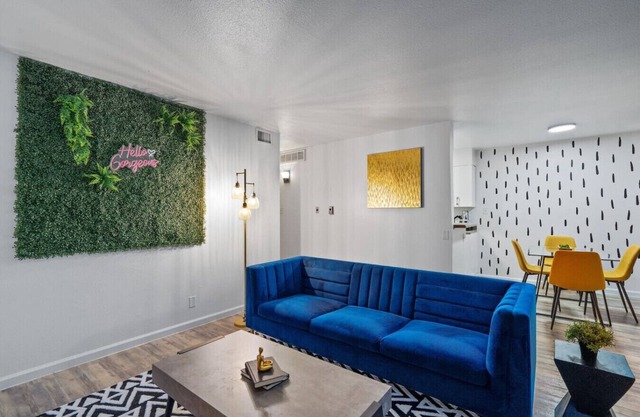 Mins 2 Downtown - Stunning Austin Haven - King bed