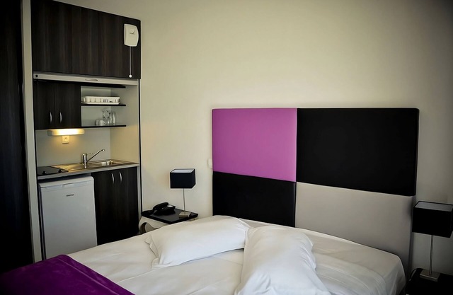 Minutes Away from Saint-Nazaire! Outdoor Pool, Pet-friendly Property!