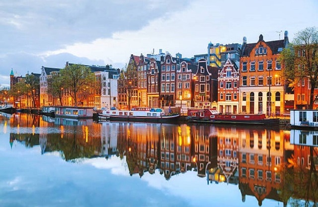 Minutes to Jordaan and Vondelpark-The perfect place to explore Amsterdam