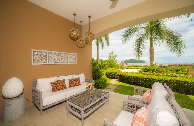 Miramar 4E 3 bdr Ocean View in Los Suenos