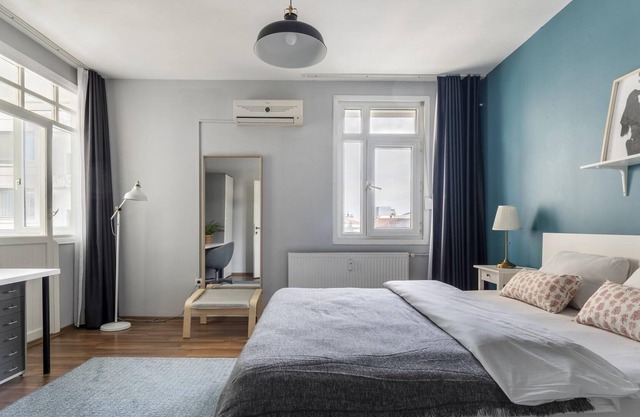 Missafir Sleek Flat with Balcony on Bagdat Street