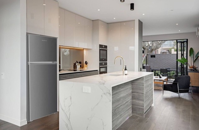 Mission Bay | Designer Luxury | 3BR | 2.5BA | 2Car Parks