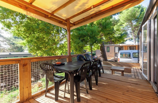 Mobile Home 'Camping Lou Soulei 218' with Sea View, Shared Pool and Air Conditioning