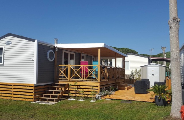 Mobile Home for 5 people in a 4-star campsite by the beach