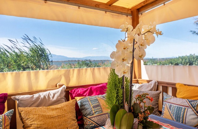 Mobile Home 'Camping Siblu Vue Sur Canigou' with Lake View, Shared Pool & Wi-Fi