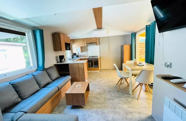 Mobilhome Premium 30-40m2 - 3 Schlafzimmer + TV + Überdachte Terrasse & Einwegbetten zur Verfügung* 8 Personen
