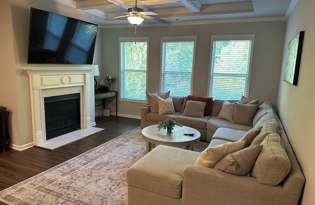 Model- Home Modern, Spacious, and Great Location