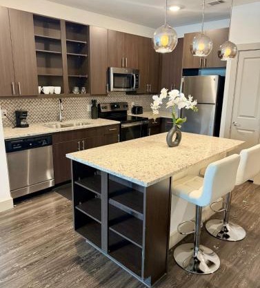 Modern 1BR Dallas Oasis Escape