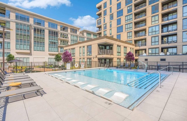 Modern 1BR in Indy | Walk to Bars & Events