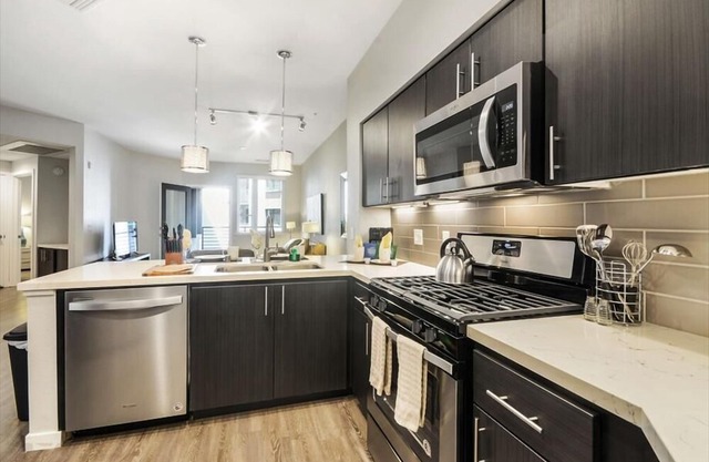 Modern 1BR | Kitchen + Laundry | Free WiFi | Menlo Park