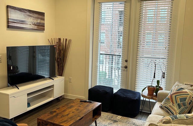 Modern 1BR - Steps from Sundance Sq & Minutes from Dickies Arena and ATT Stadium