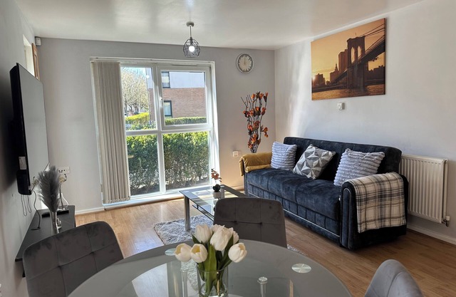 Modern 2 Bed Apartment | Entire Unit | Inside Manchester City