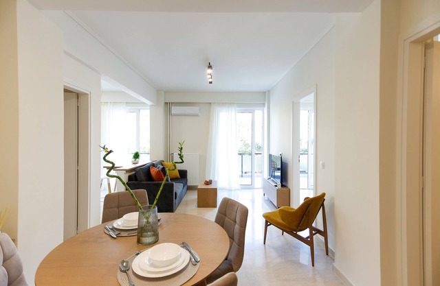 Modern 2-Bedroom Apartment in Downtown Glyfada